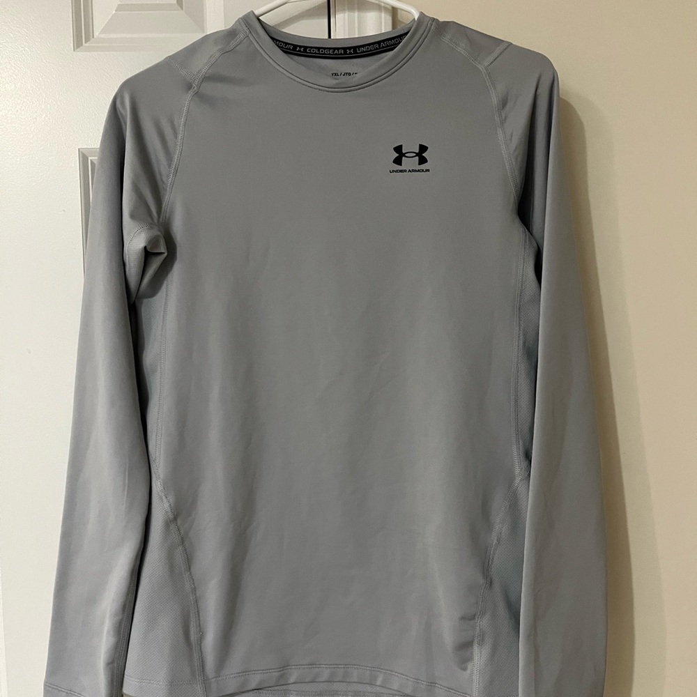 Under Armour -Youth XL-Light Gray Long Sleeve Crew Performance Shirt